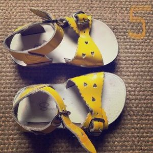 Sun sans sweethearts